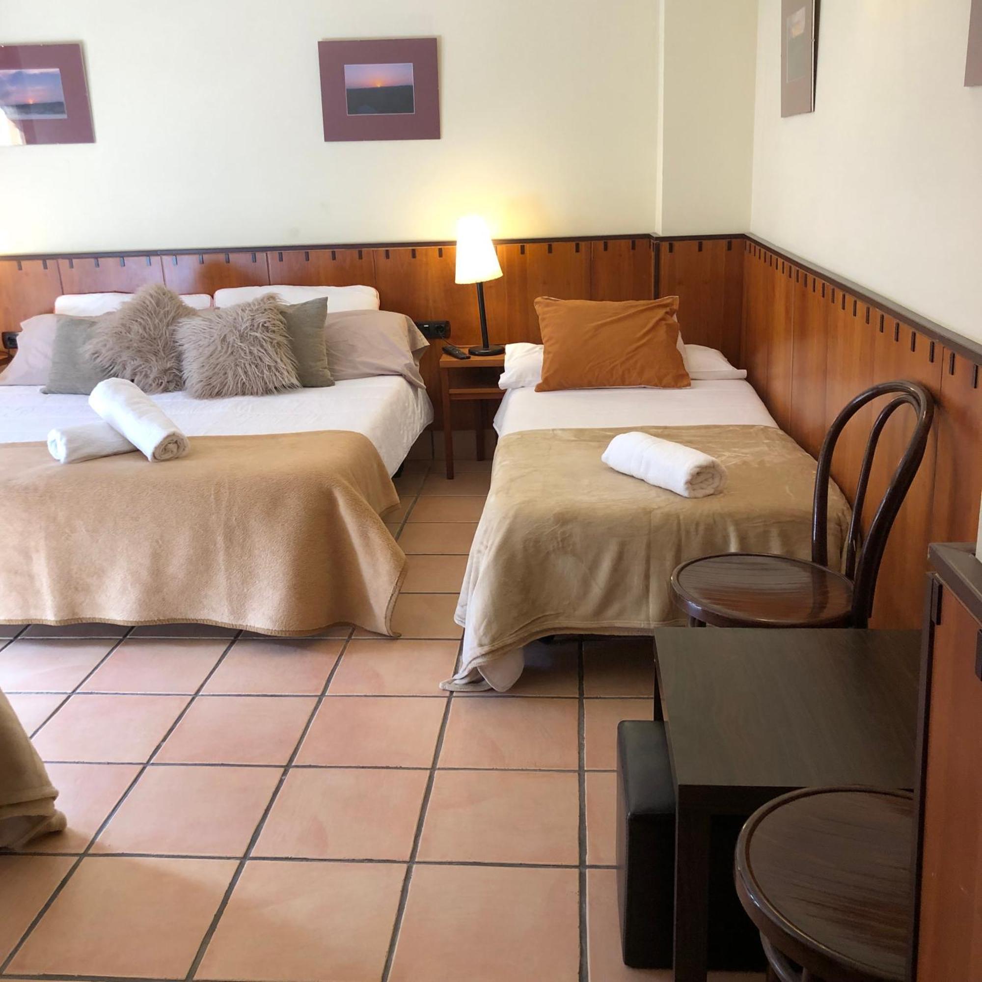 Hostal Tastavins Penarroya De Tastavins Exterior photo