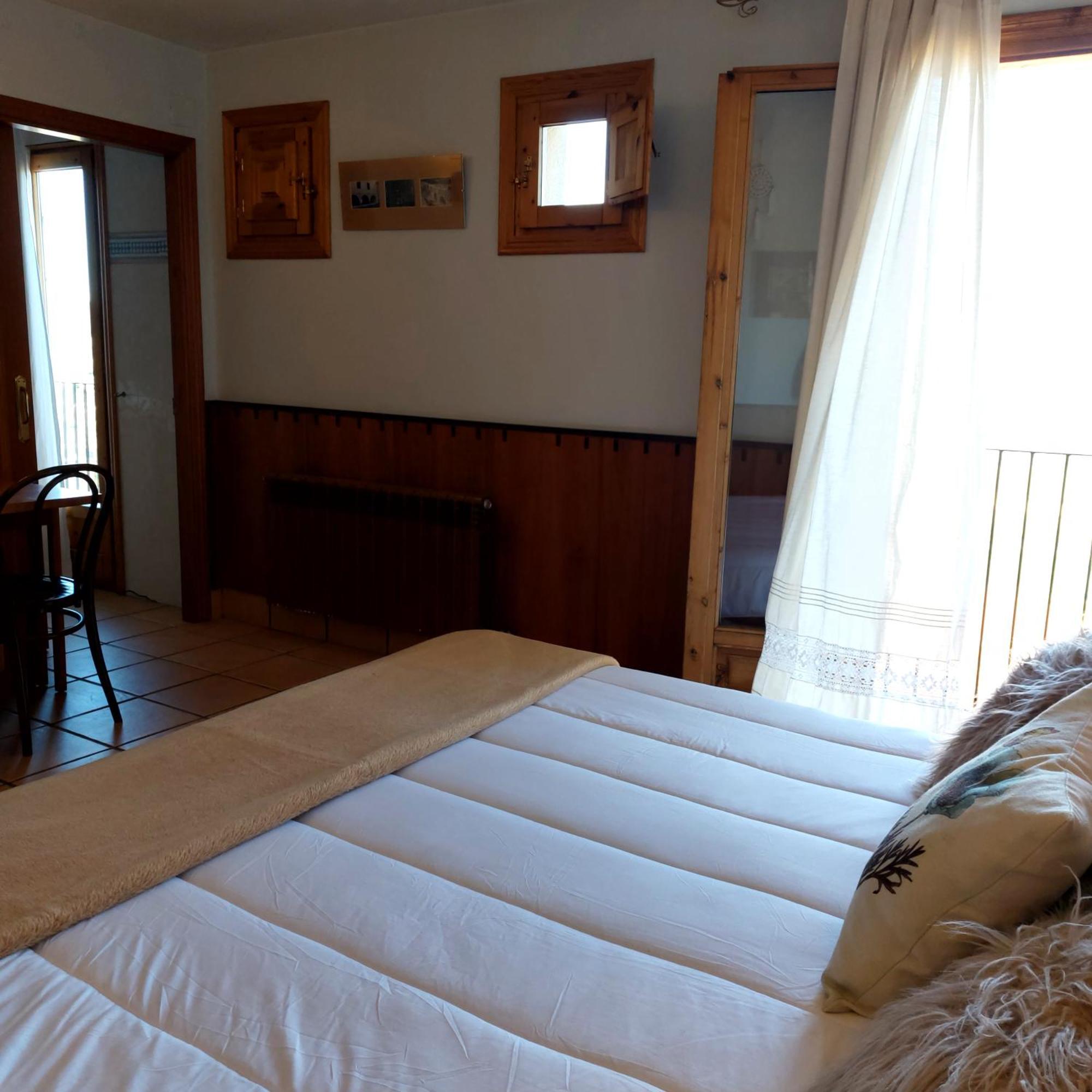 Hostal Tastavins Penarroya De Tastavins Room photo