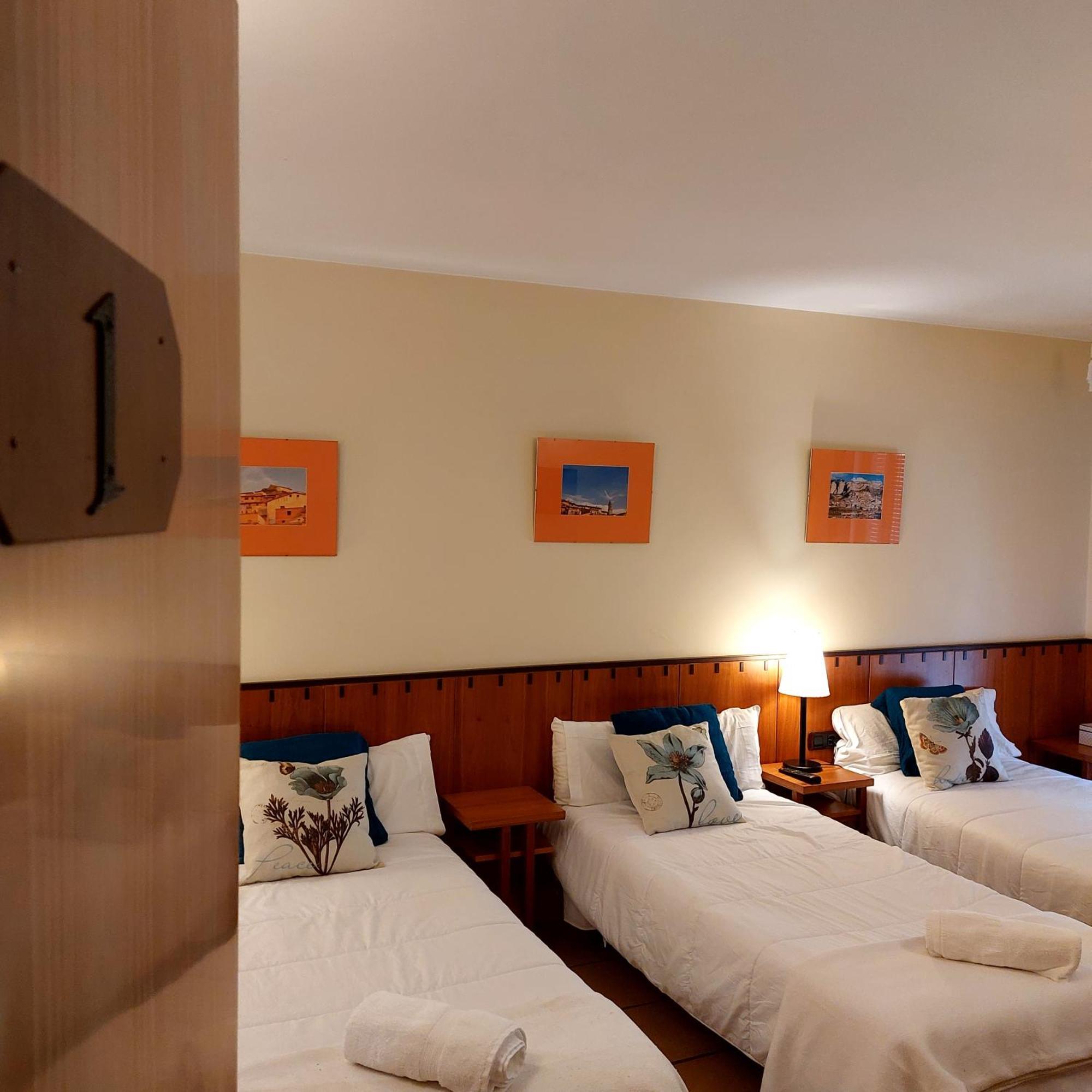 Hostal Tastavins Penarroya De Tastavins Room photo