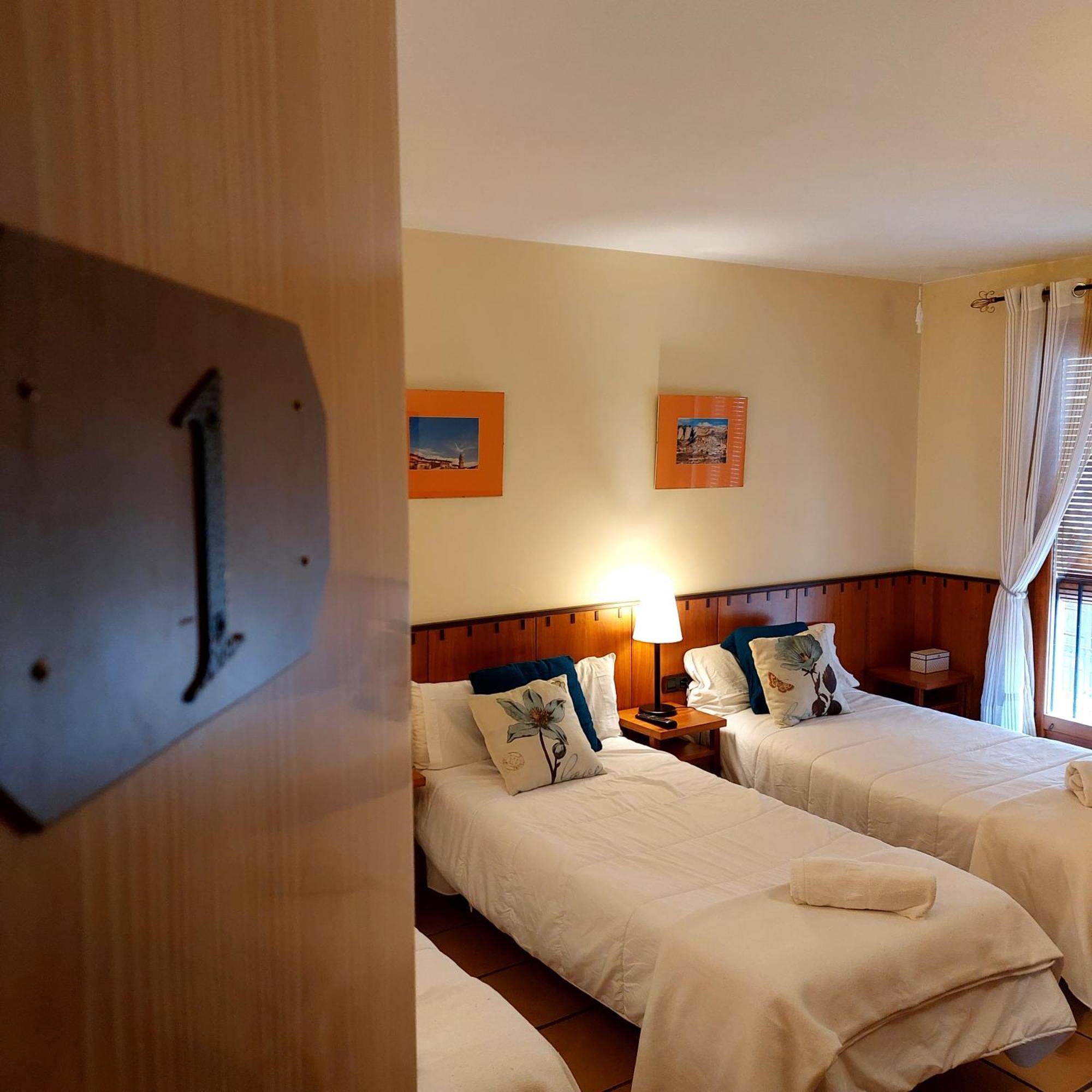 Hostal Tastavins Penarroya De Tastavins Room photo
