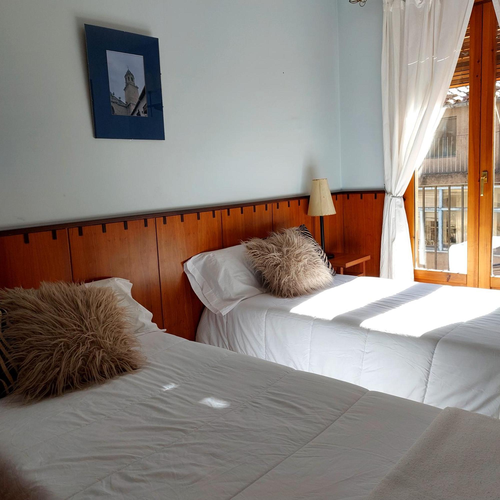Hostal Tastavins Penarroya De Tastavins Room photo