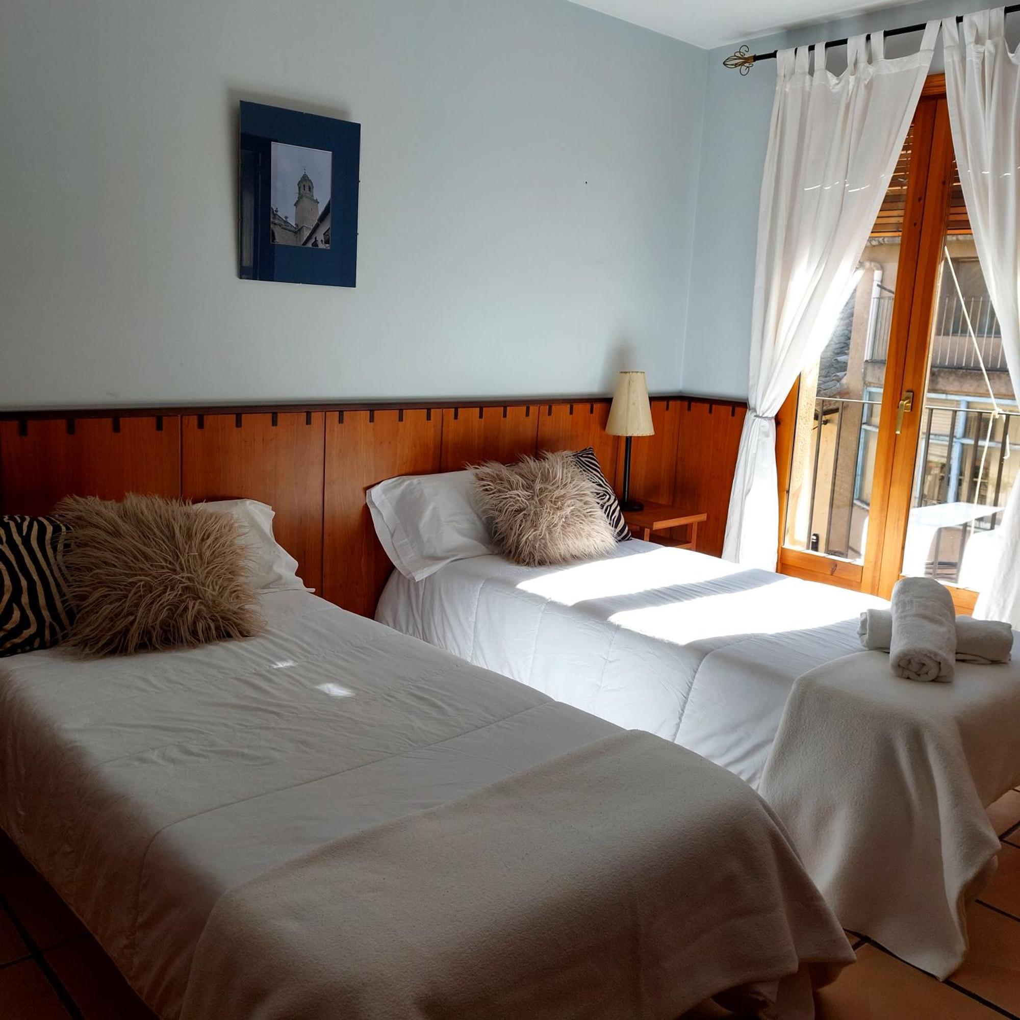 Hostal Tastavins Penarroya De Tastavins Room photo